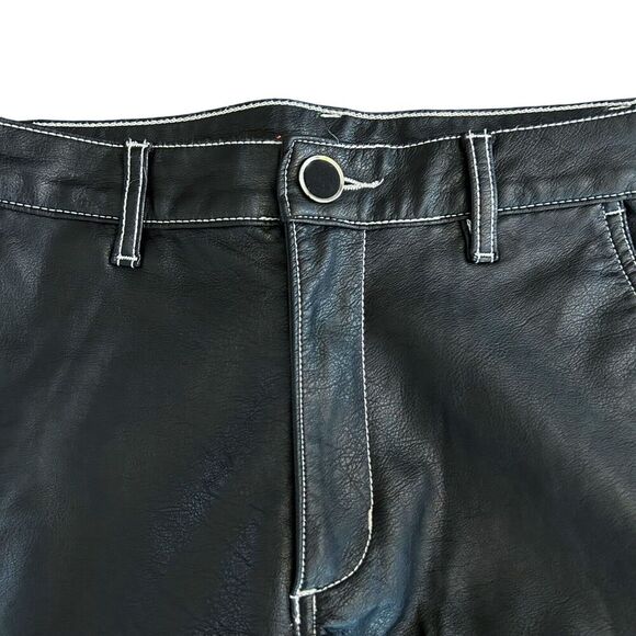 BDG Urban Outfitters High Rise Carpenter Size 24 Black Faux Leather‎ Pants Vegan - Picture 2 of 10